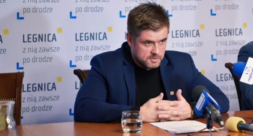 Nadzór budowlany sprawdza sieci na ul. Karlińskiego