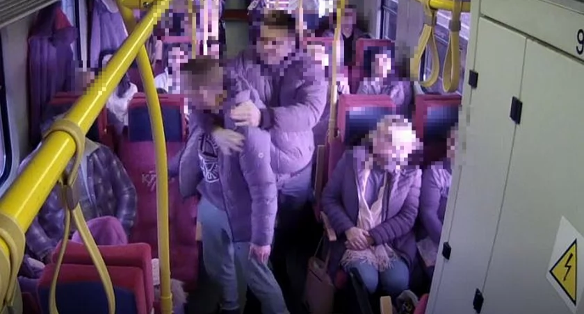 Agresywny pasażer w pociągu Kolei Dolnośląskich