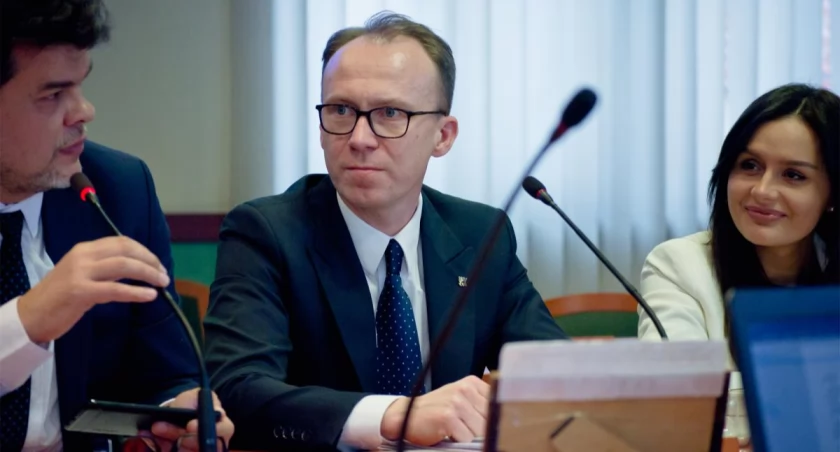 Jaką kasę legnicki ratusz wydał na HEJt?
