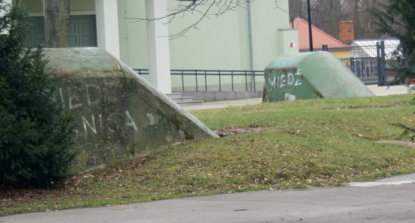 Ściema ze schronami - legniczan mają ocalić zwykłe piwnice