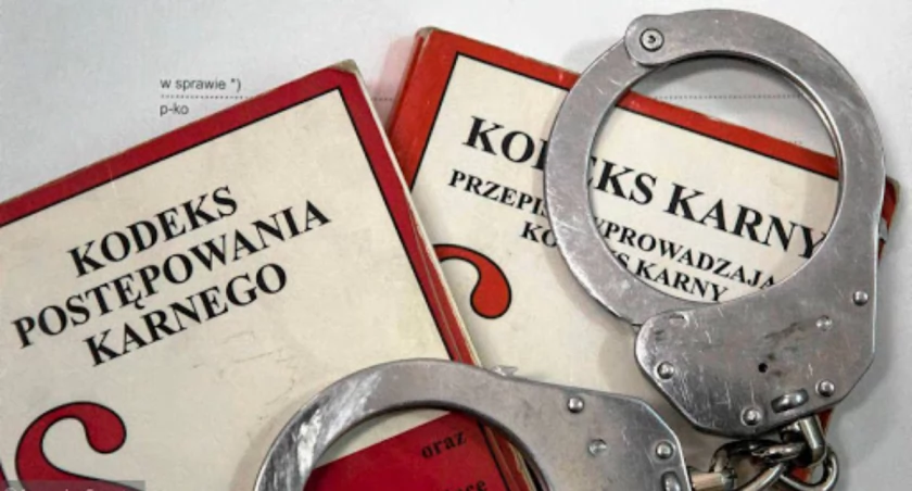 Sprzedał auto byłej partnerki bez jej zgody. Matka pokrzywdzonej podrobiła jej podpis. 