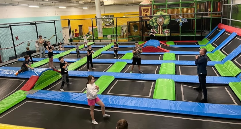 Jump Heaven w Legnicy: raj dla miłośników skoków na trampolinach i nie tylko