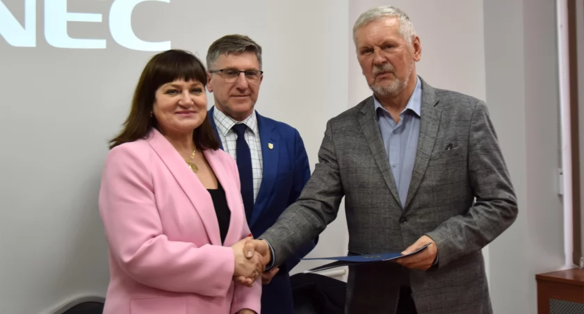 Podpisano umowę na realizację inwestycji drogowej w miejscowości Prochowice 