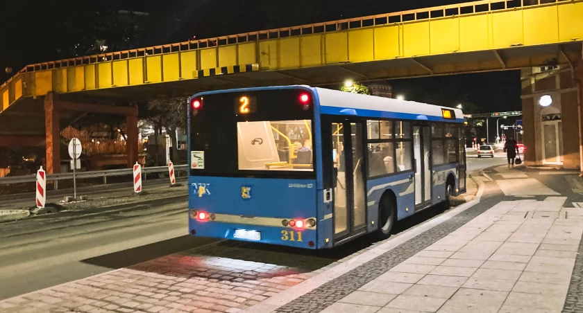 Nowe linie MPK. Mają zapewnić szybszy dojazd do strefy i Huty Miedzi.