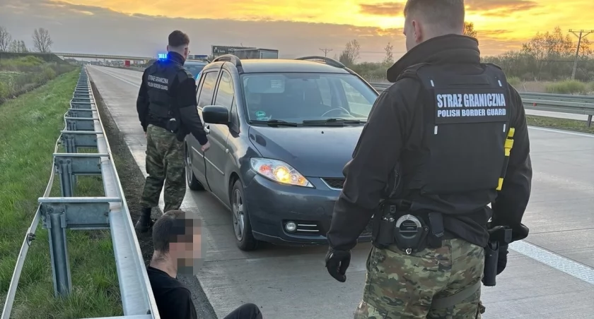 Przemytnik z nielegalnymi migrantami zatrzymany na autostradzie A4