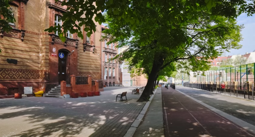 Przy Szkole Podstawowej nr 4 powstanie ogólnodostępny plac zabaw