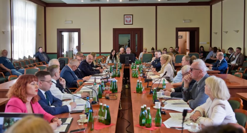 Rada Miejska Legnica zatwierdziła podwyżkę opłat za śmieci
