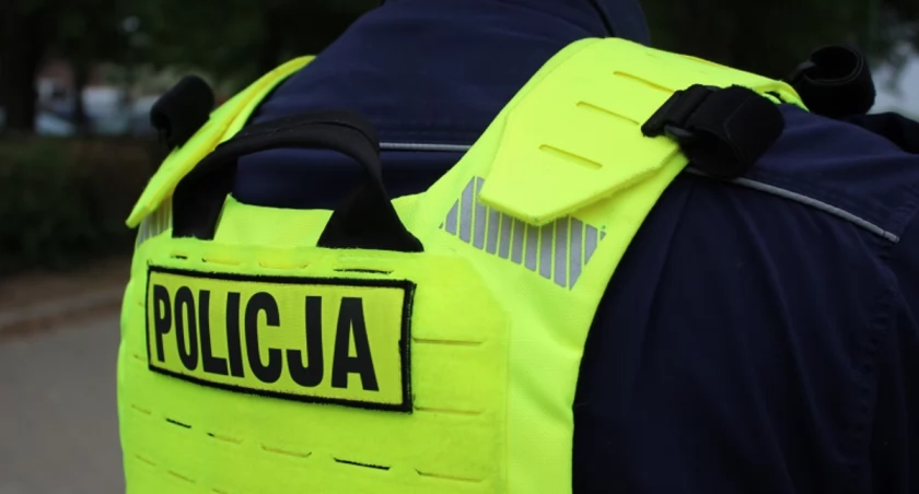 Cwaniak w Audi pouczał innych na drodze, choć sam nie miał prawa jazdy