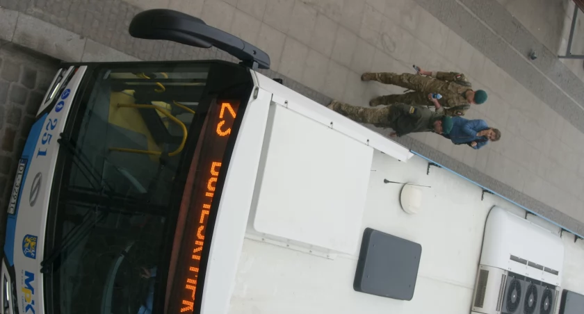 Kontroler biletów zatrzymał autobus MPK i wezwał policję. Bał się o życie