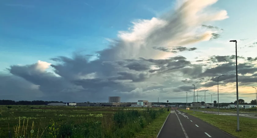 Ostrzeżenie meteo najwyższego stopnia o burzach