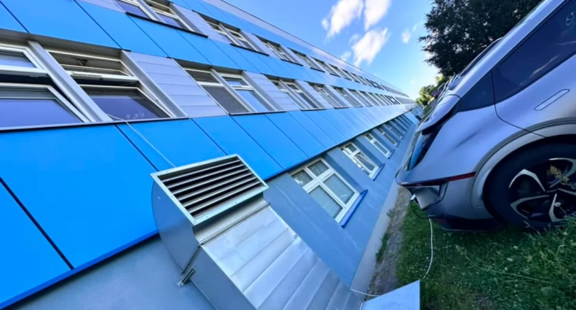 Lekarz ładował elektryka szpitalnym prądem