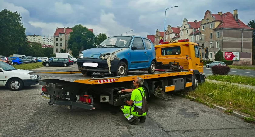 Straż Miejska usuwa wraki z ulic 