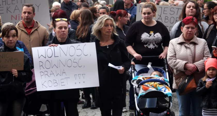 Przemianują Rondo Konstytucji 3 Maja na Rondo Praw Kobiet?