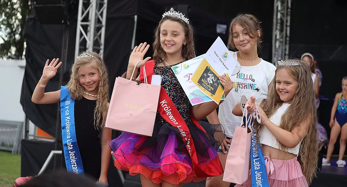 Wybory Księżniczki i Królowej Lata w Jezierzanach (FOTO)