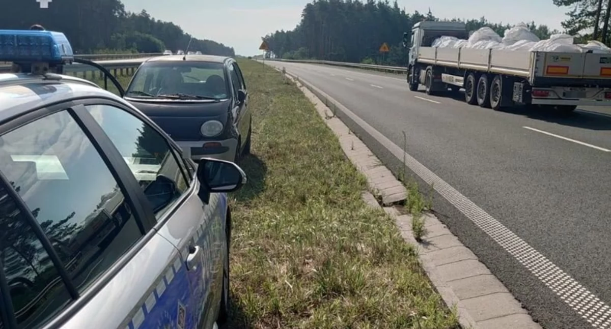 91-latek jechał drogą ekspresową pod prąd