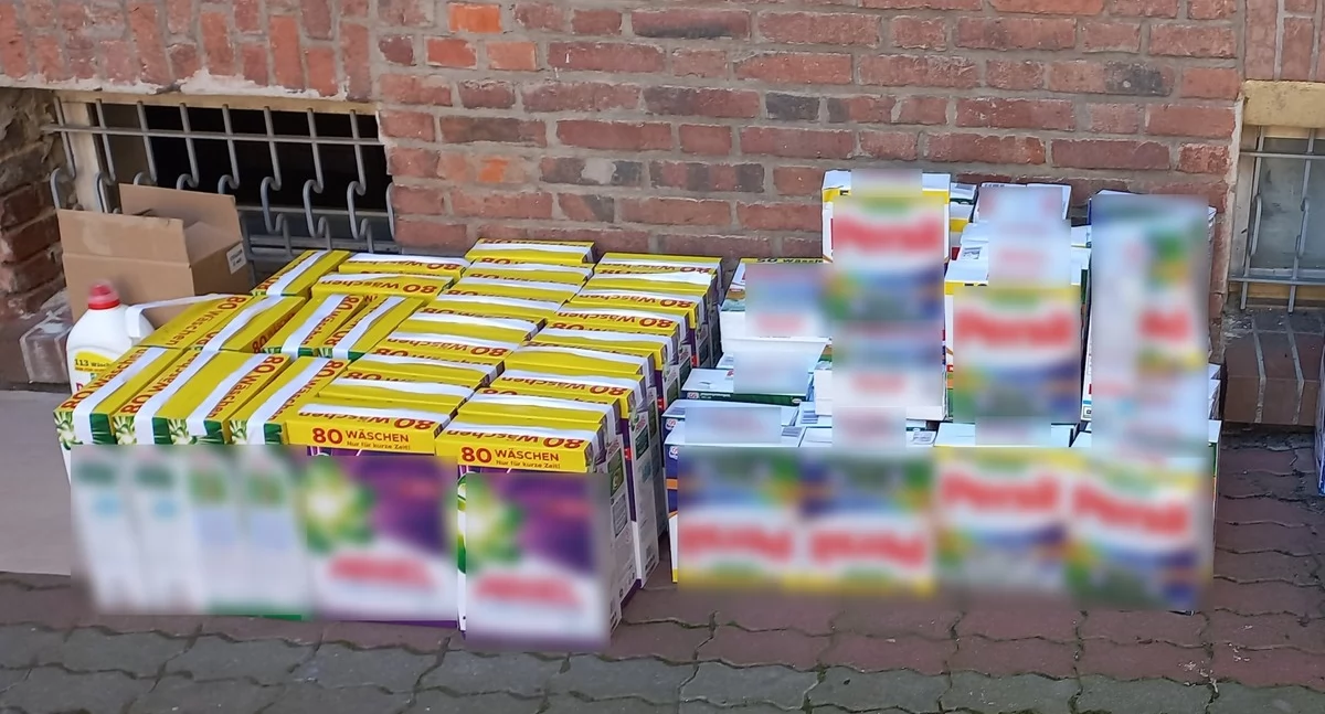 Handlowali podrobionymi proszkami i płynami do prania
