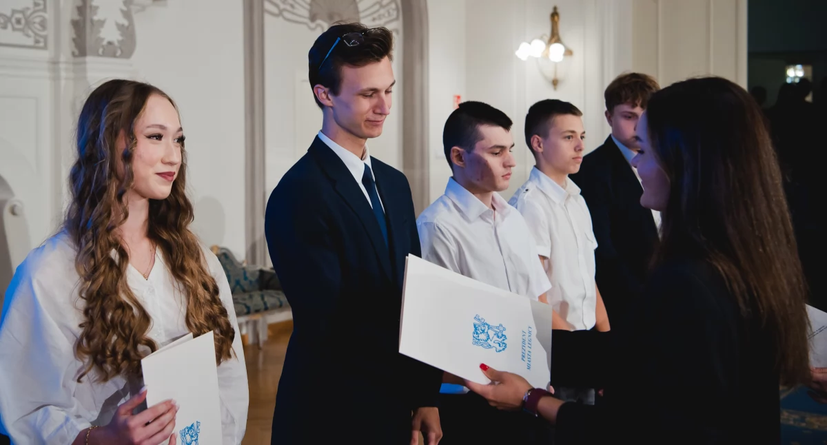 Uroczystość wręczenia stypendiów Prezydenta Miasta Legnicy (FOTO)