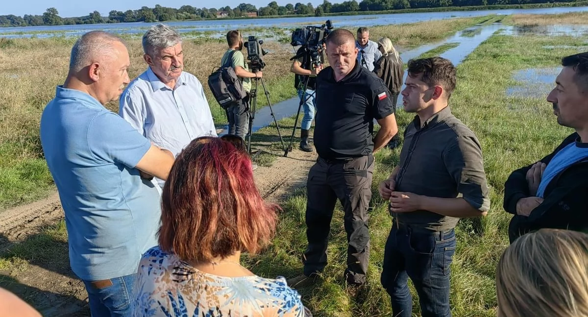 Wiceminister Kołodziejczak u rolników spod Prochowic. Obiecuje pomoc