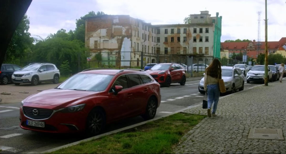 Wraca spór o inwestycję w browarze i miejsca parkingowe w centrum Legnicy