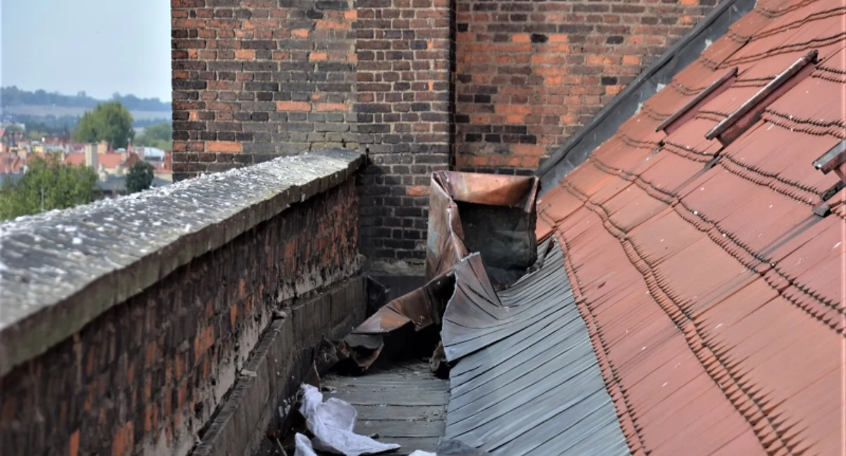 Ukradł miedzianą blachę z dachu kościoła w centrum Legnicy 