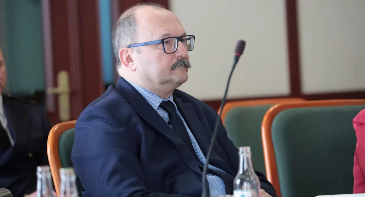 Stary sekretarz miasta odchodzi a nowego nie ma