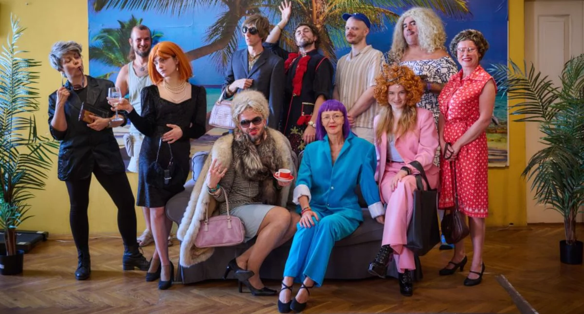 Premiera spektaklu „Chłopki” i listopadowy repertuar Teatru Modrzejewskiej 