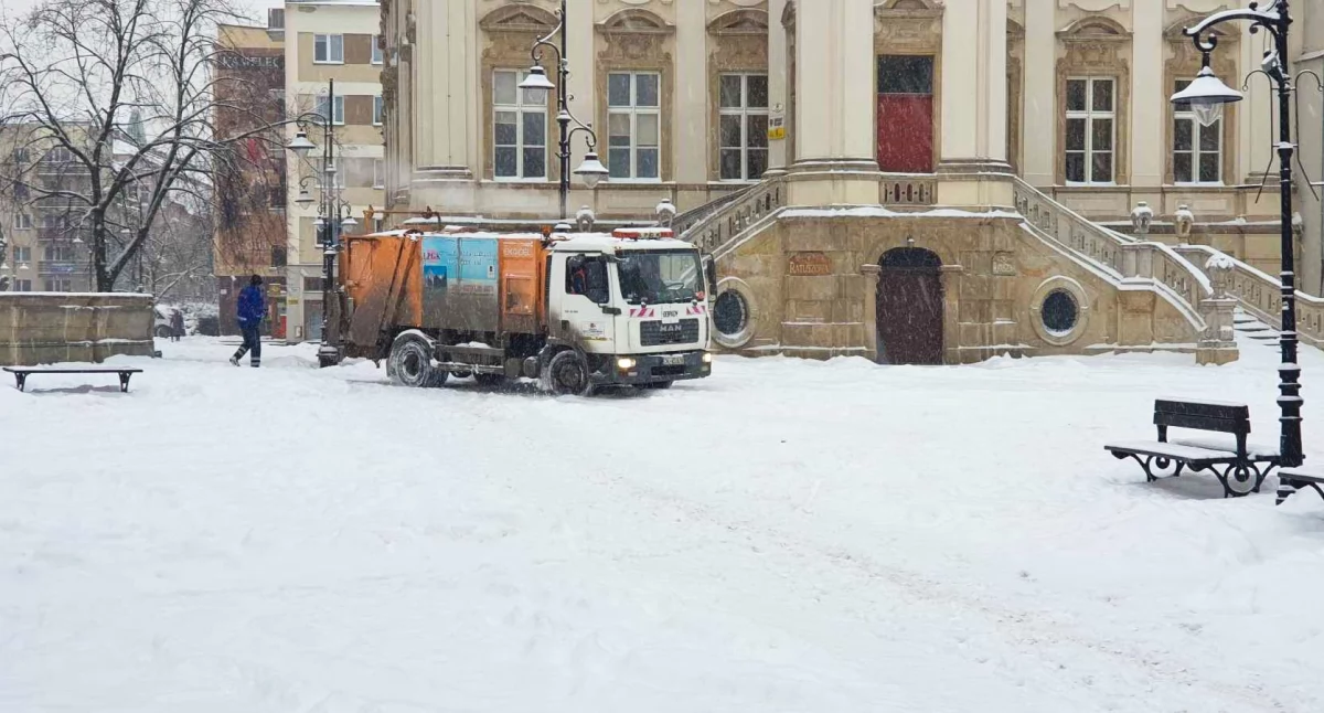 Legnica zapłaci LPGK za odśnieżanie ulic prawie 2,2 mln zł