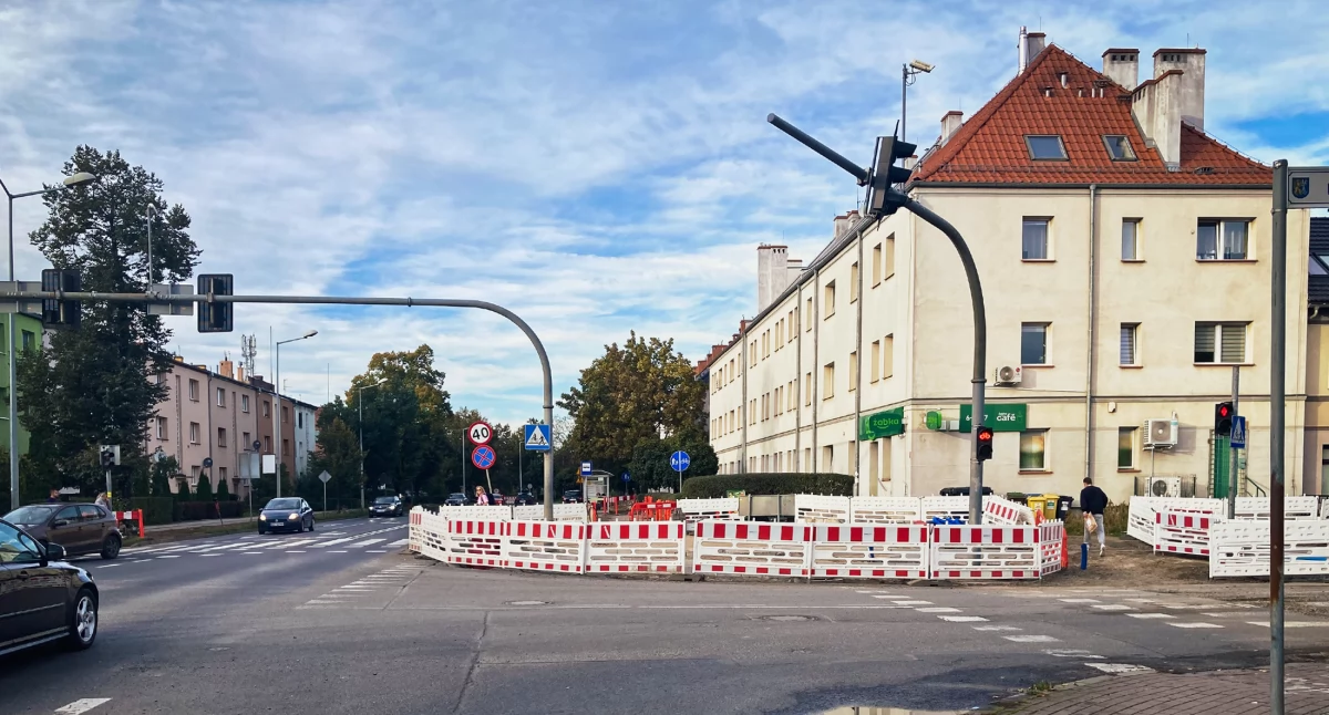 Zmiana organizacji ruchu na al. Rzeczypospolitej 
