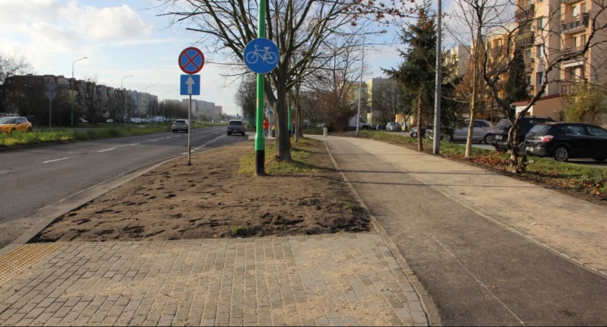 Nowe ścieżki rowerowe i chodniki na Piekarach są już gotowe