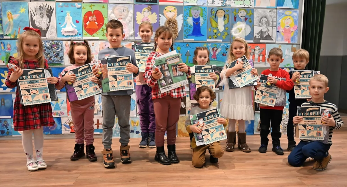 Wernisaż prac plastycznych i spotkanie z poetką w Atrium 