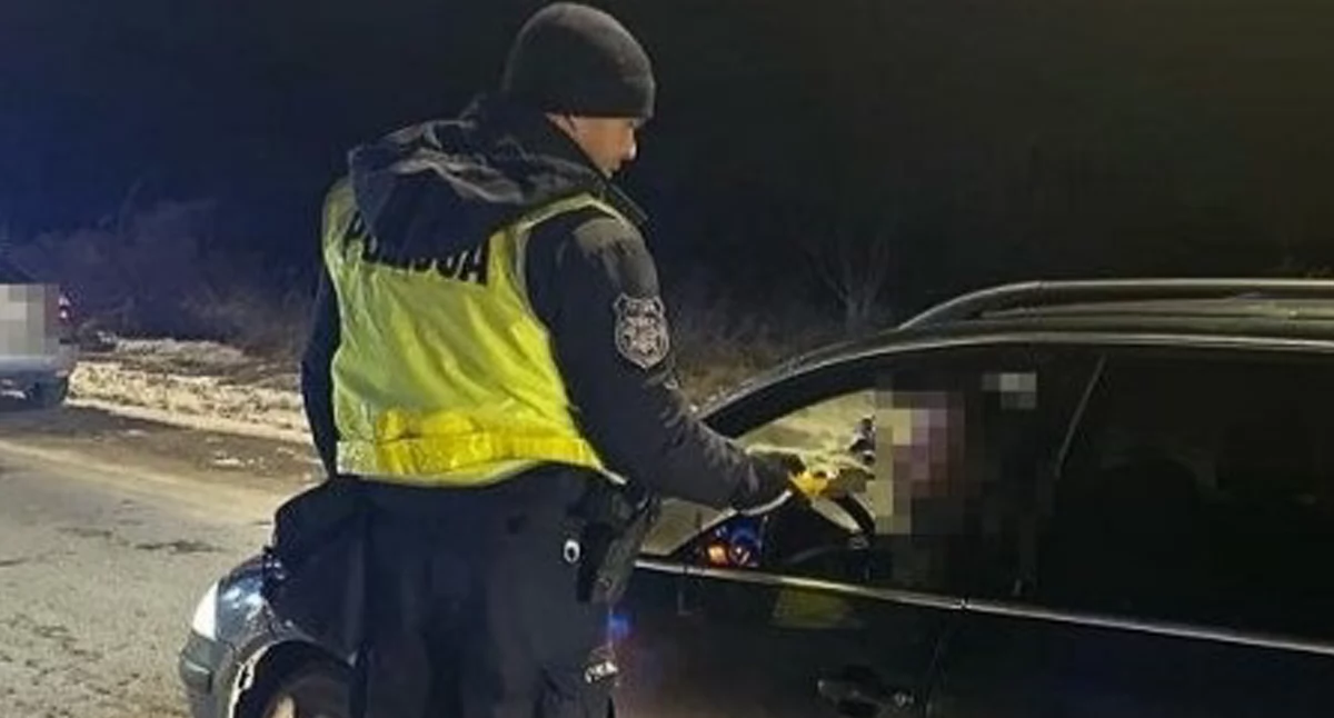 Pijany jechał wężykiem całą szerokością jezdni