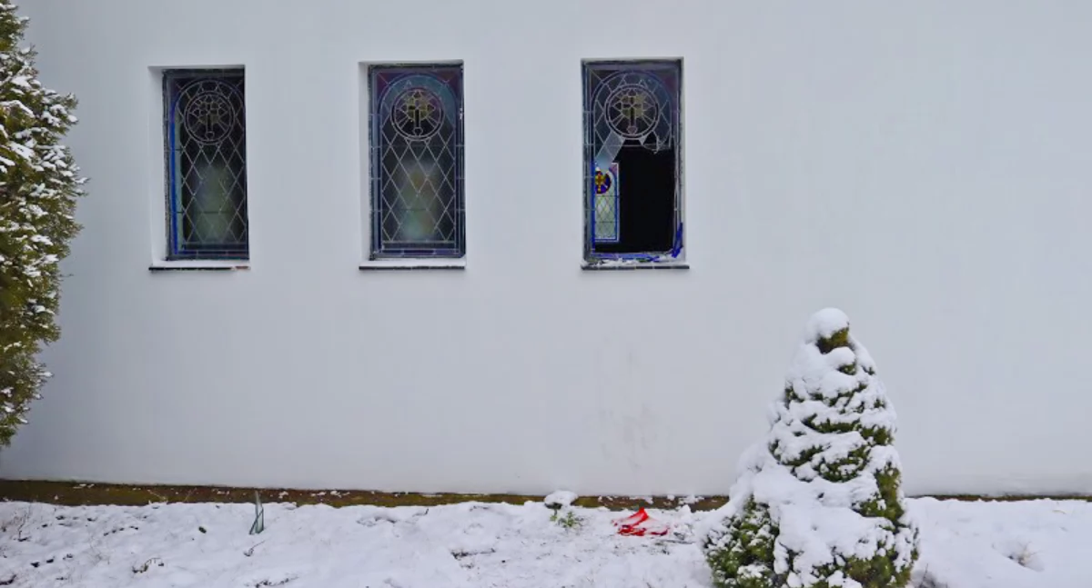 Włamał się do kaplicy i ukradł pieniądze 