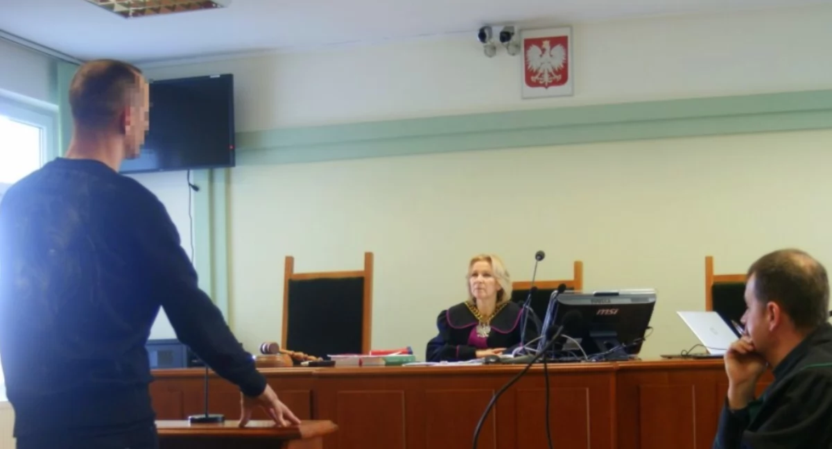 Policjant dawał kochance służbowy pistolet do zabawy