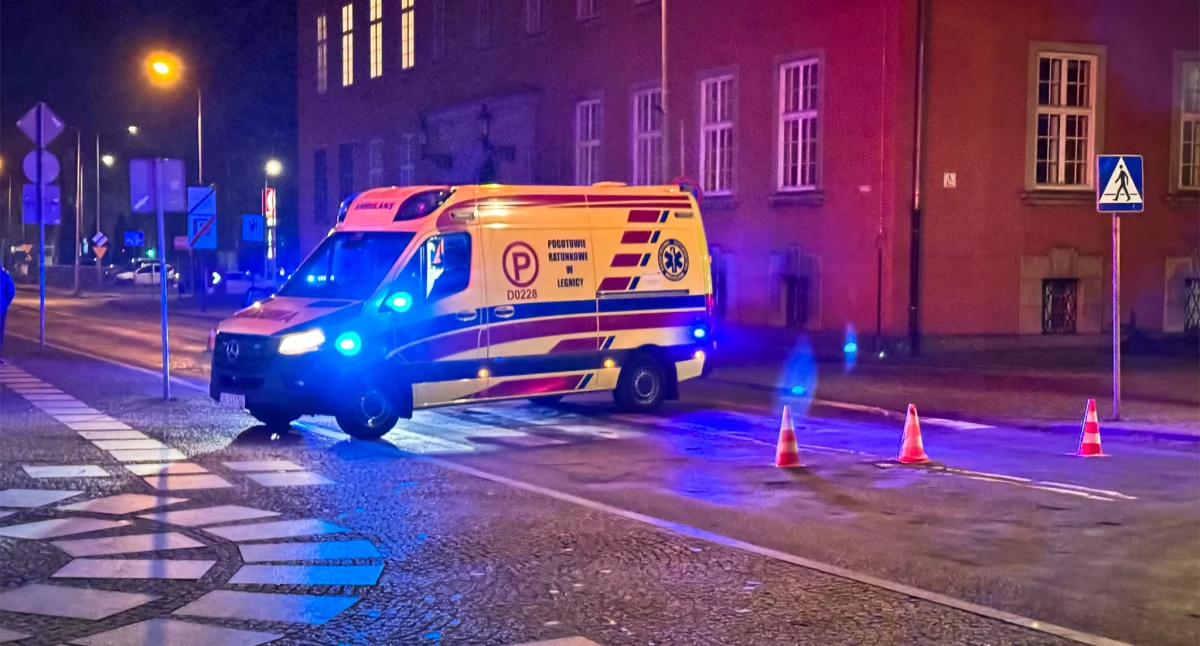 Samochód potrącił kobietę przy Gwarnej (FOTO)