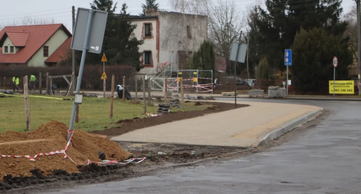 Nowy chodnik na ul. Pątnowskiej - prace są na półmetku 