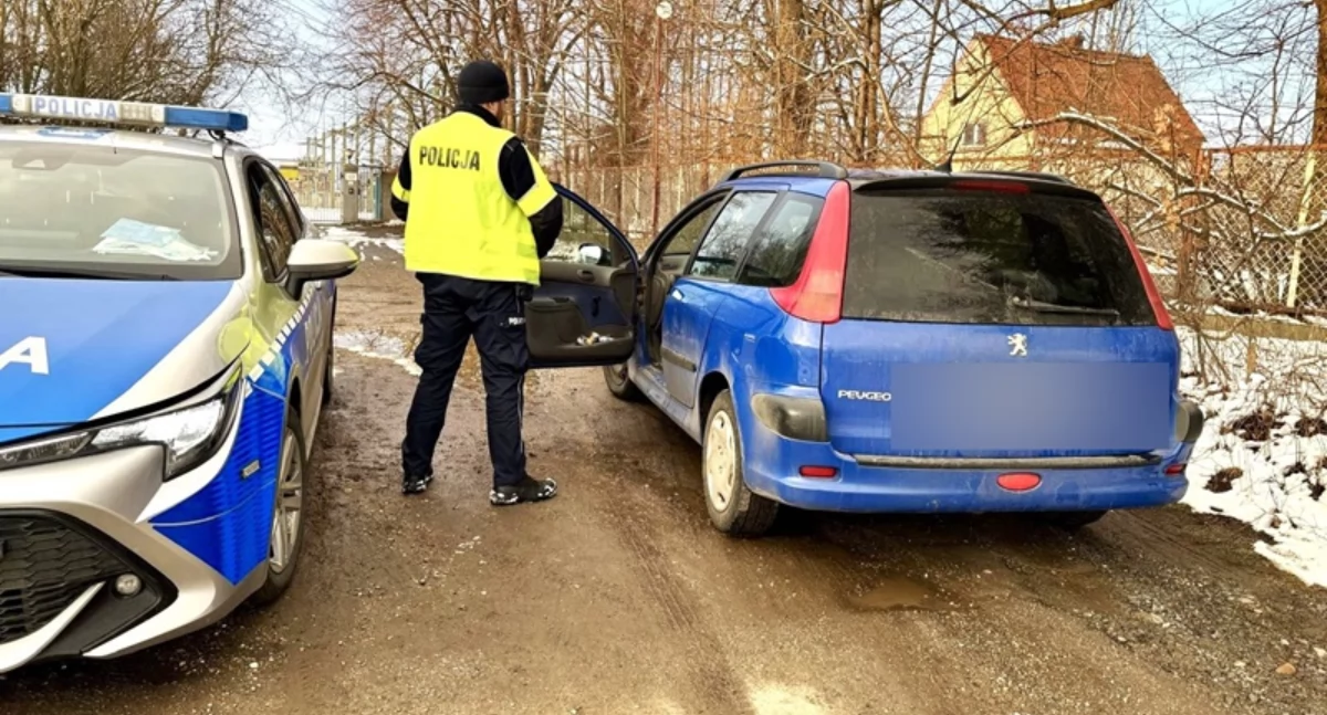 Matka pod wpływem narkotyków wiozła dwoje małych dzieci