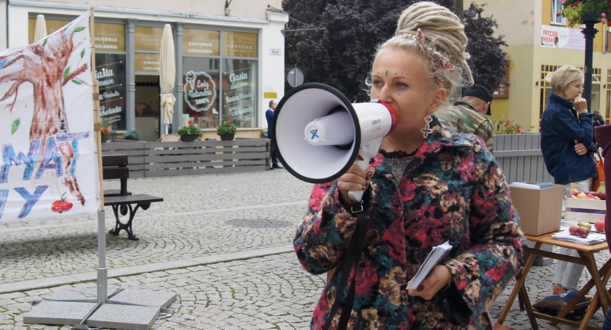 Radna interweniuje w obronie drzew na Piekarach D