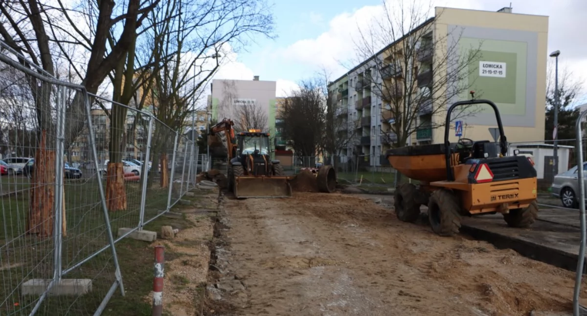 Postęp prac remontowych przy ulicy Łowickiej
