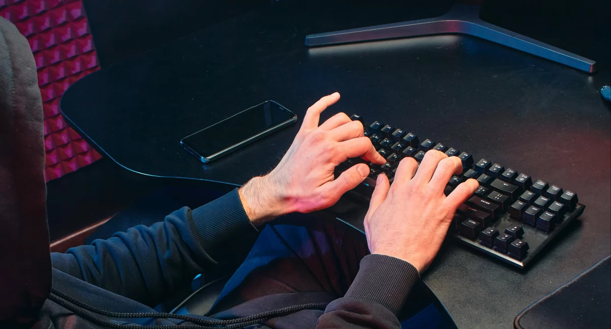 60-latek z Legnicy stracił ponad pół miliona złotych na kryptowalutach 