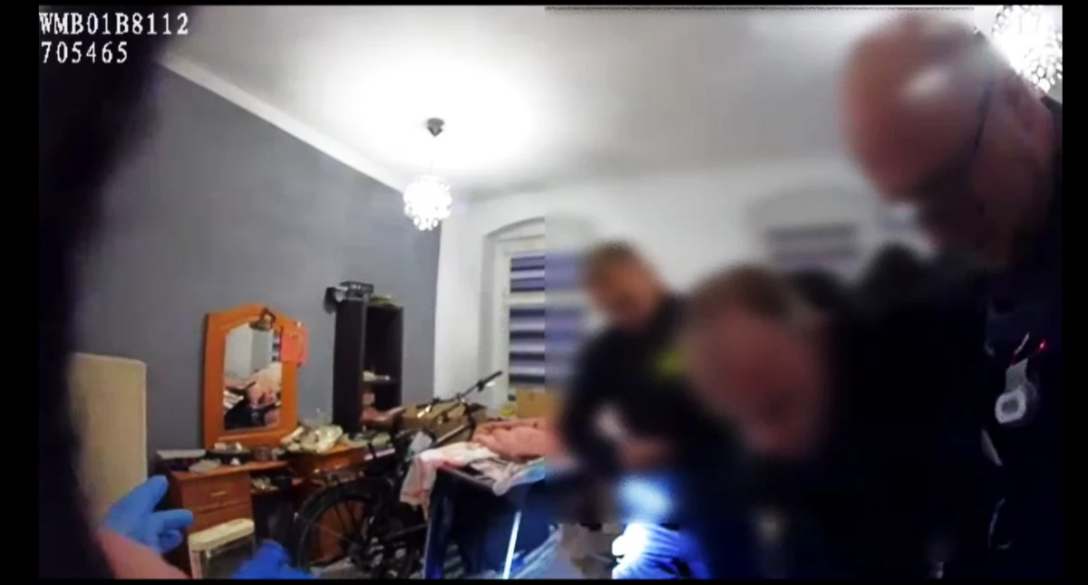 Włamali się do cudzego mieszkania i w nim zamieszkali (FILM)