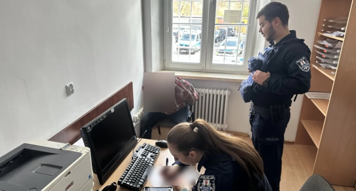 Sąd aresztował mężczyznę, który wszedł do szkoły z młotkiem