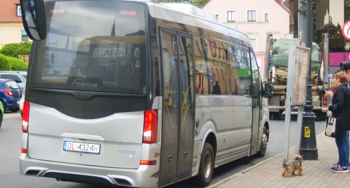 Złotoryjanie mają problem z powrotem z pracy i szkół w Legnicy
