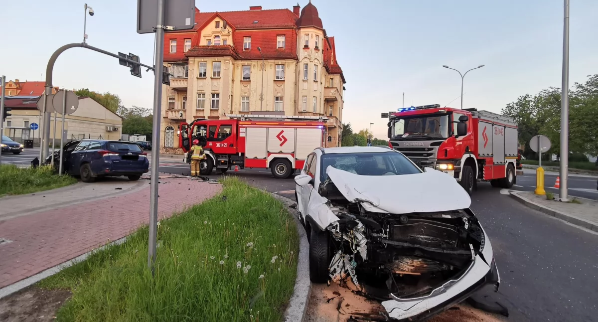 Zderzenie samochodów w centrum Legnicy