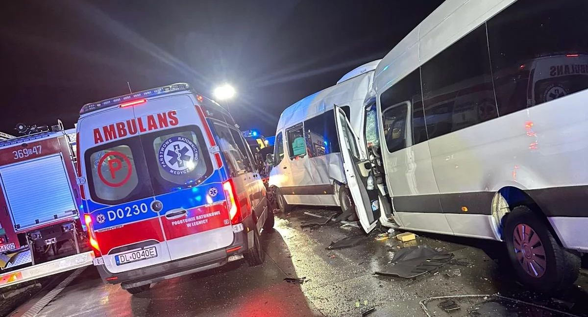 Karambol na autostradzie A4. 19 osób rannych