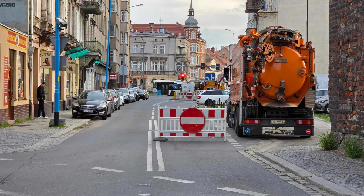 Zmiana organizacji ruchu na skrzyżowaniu Piastowskiej i Chojnowskiej