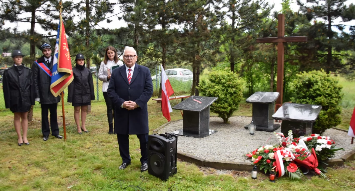 Odsłonięcie tablicy pamiątkowej w Pątnowie Legnickim