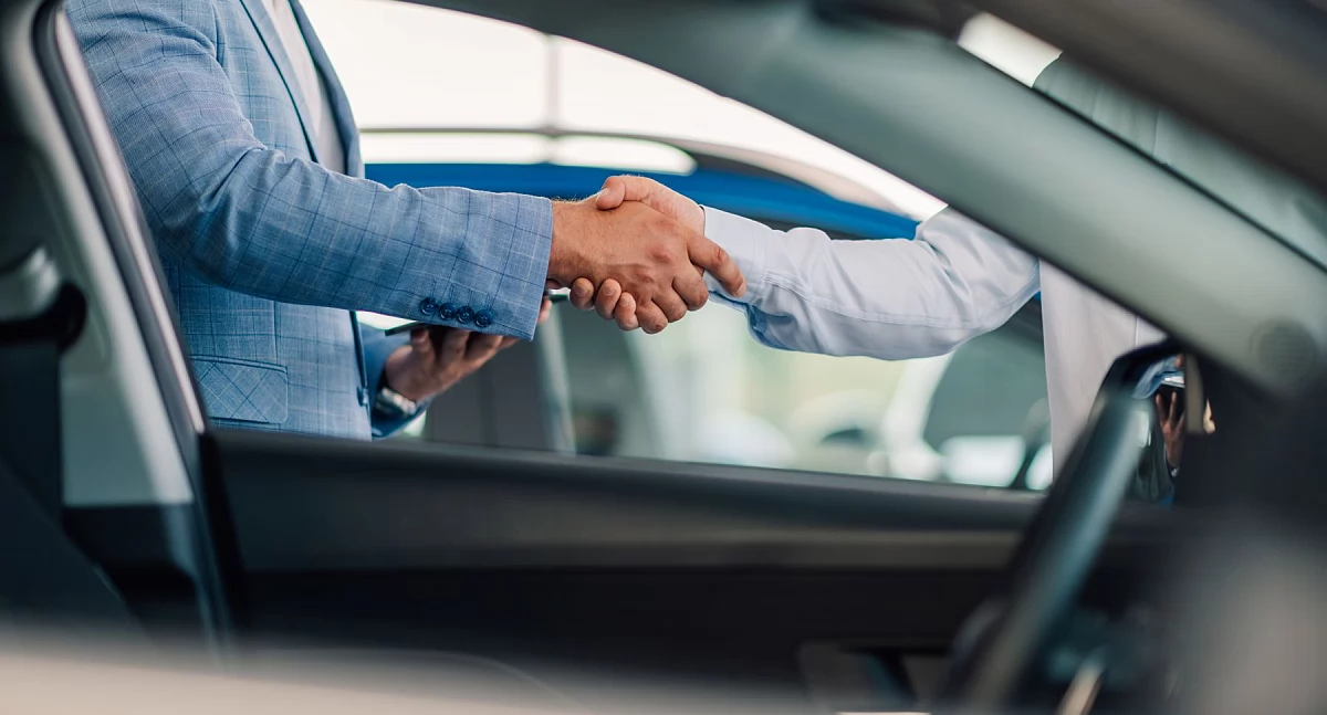 Skup samochodów Legnica – czy opłaca się sprzedać auto w skupie?