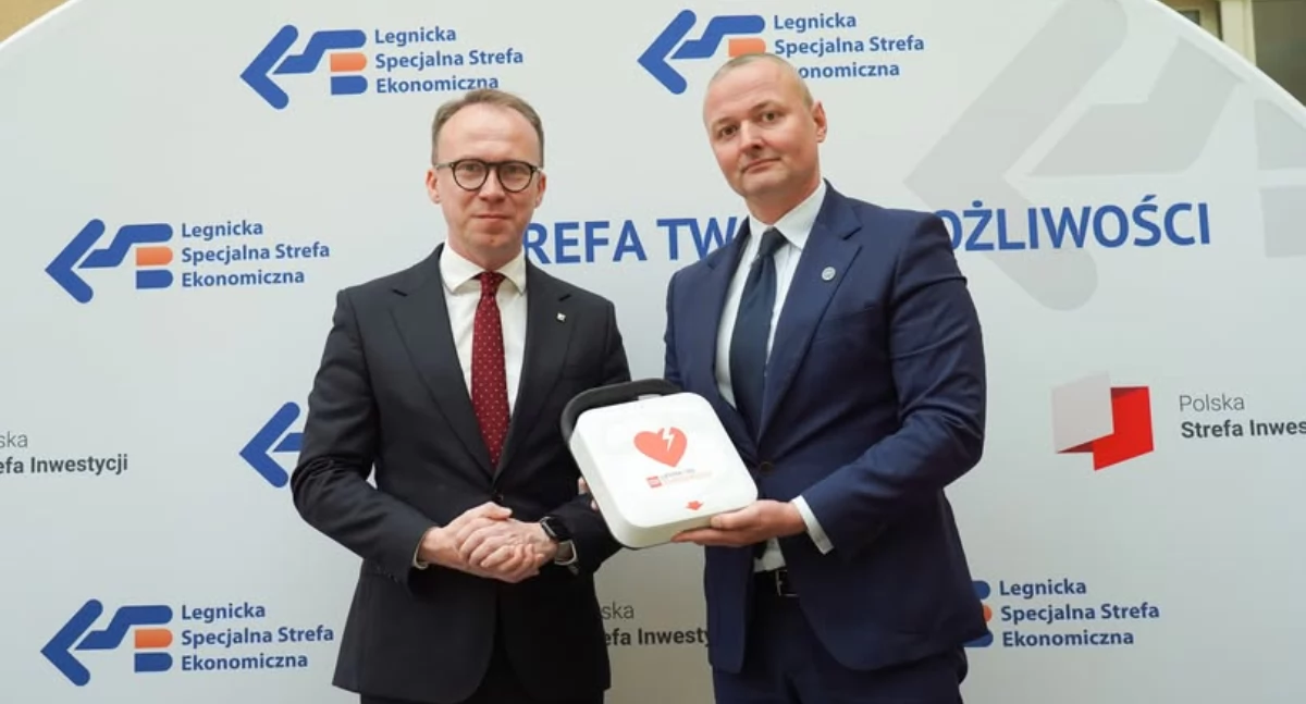 Legnicka Specjalna Strefa Ekonomiczna przekazała miastu defibrylator AED