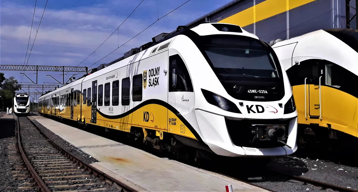 Wakacyjny rozkład jazdy – wracają pociągi do Świnoujścia. Nocny Super Sprinter i połączenia do Karpacza!