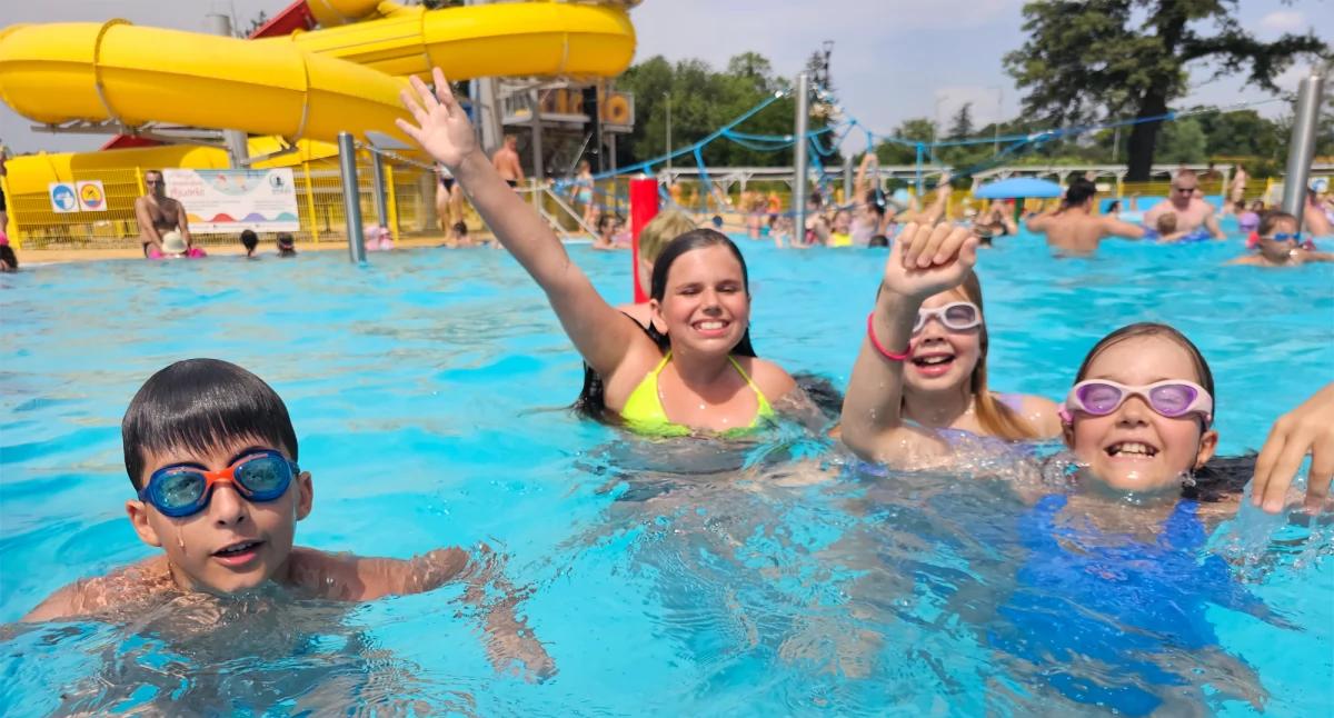 Letnia przygoda na basenie! AquaFun Legnica zaprasza na niezapomniane półkolonie